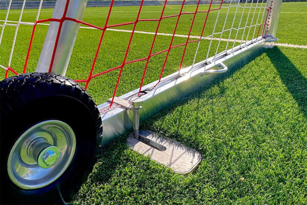 Fussballtor mit Klemmbodenhülse